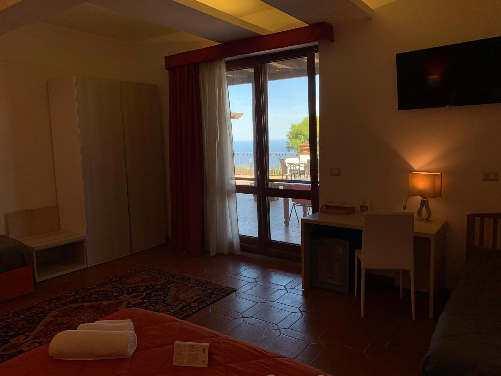Villa Zufro Vibo Valentia Exteriör bild